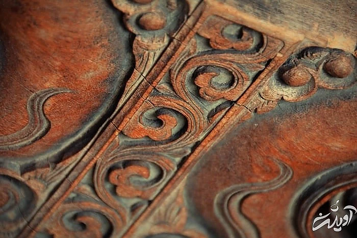 کنده کاری روی چوب